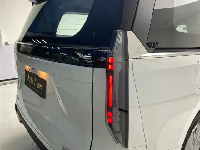 Maxus Dajia 7 — Фото автомобиля 10