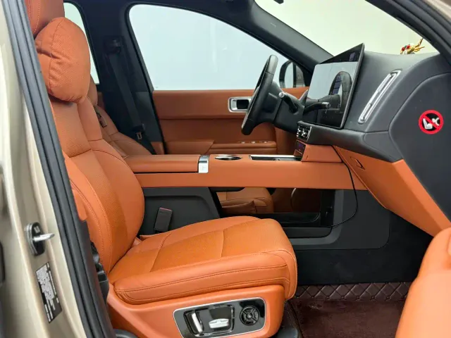 Li Auto L9 — Фото автомобиля 24