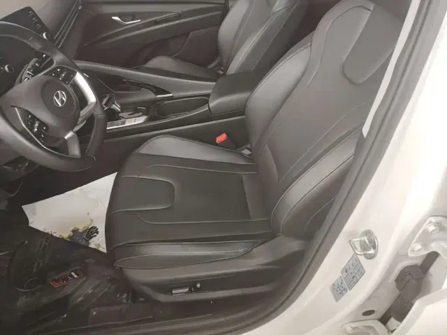 Hyundai Elantra — Фото автомобиля 14