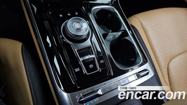 Kia Carnival Generation 4 — Фото автомобиля 9