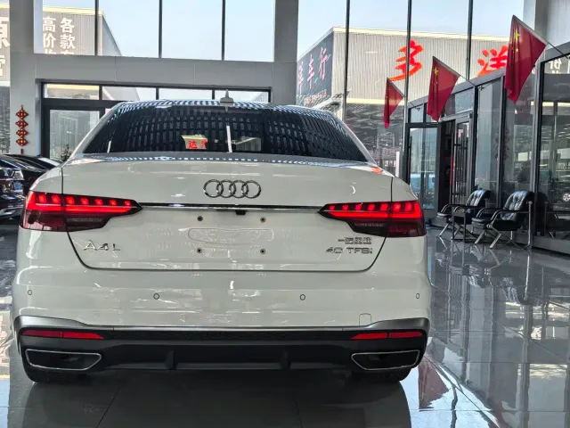 Audi A4L — Фото автомобиля 5