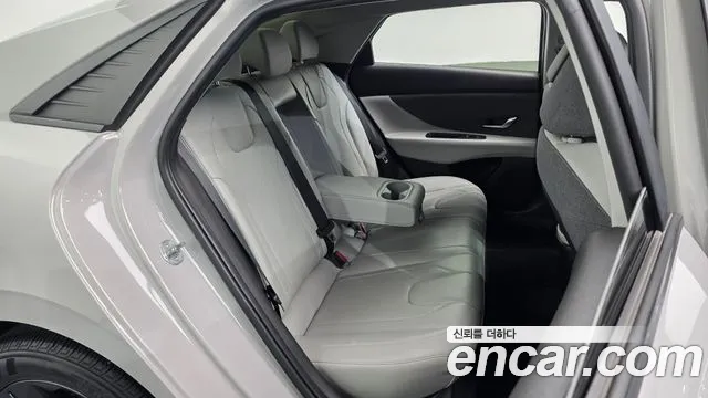 Hyundai Avante CN7 — Фото автомобиля 18