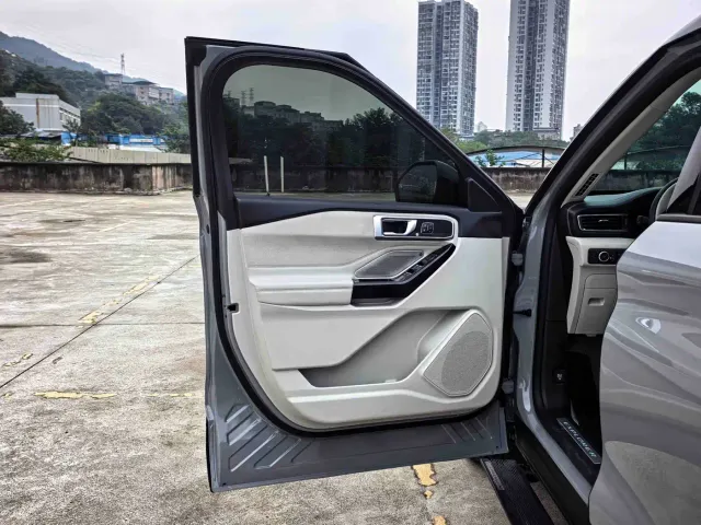 Ford Explorer — Фото автомобиля 13