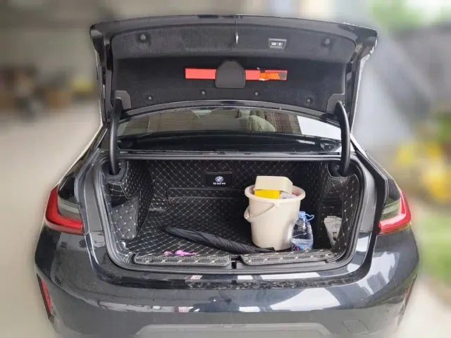 BMW 3 Series — Фото автомобиля 9