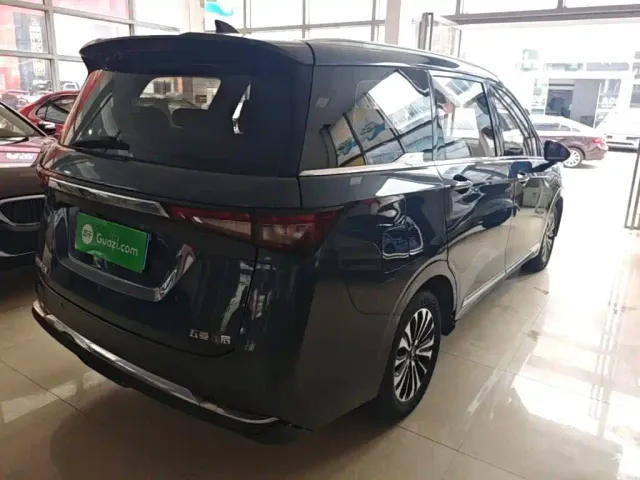 Wuling Jiachen — Фото автомобиля 6