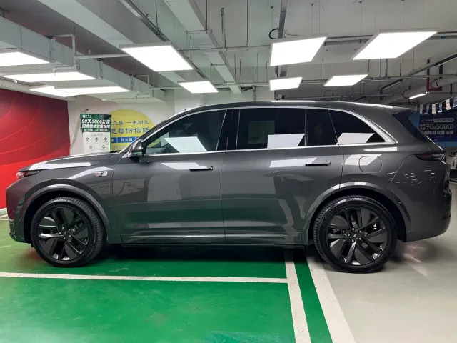 Li Auto L7 — Фото автомобиля 4