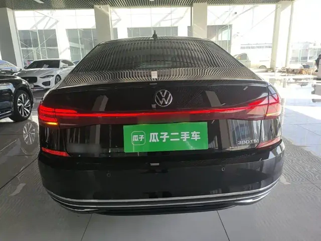 Volkswagen Passat — Фото автомобиля 5