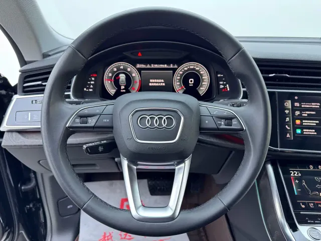 Audi Q8 — Фото автомобиля 11