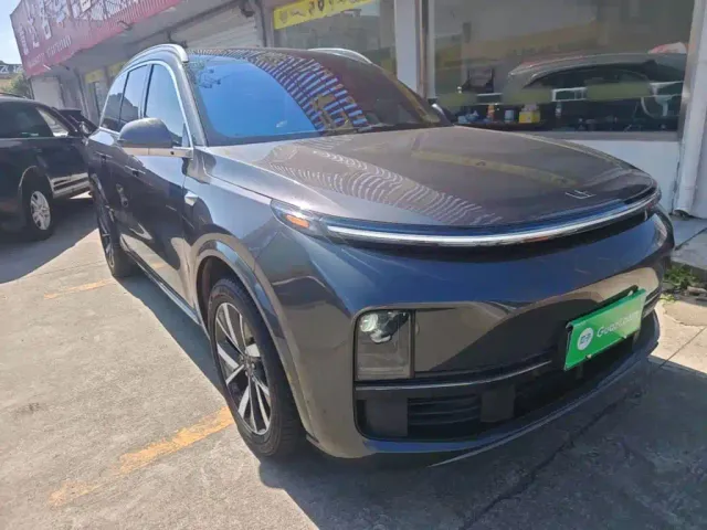 Li Auto L8 — Фото автомобиля 3