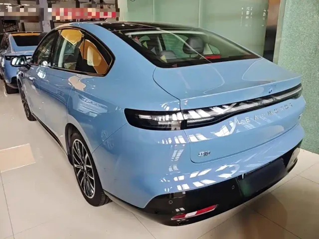 Leapmotor B01 — Фото автомобиля 4