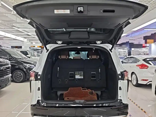 Toyota Sienna — Фото автомобиля 18
