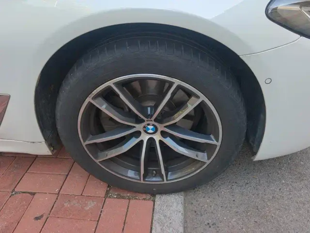 BMW 5 Series — Фото автомобиля 6