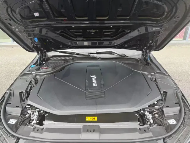 BMW i5 — Фото автомобиля 13
