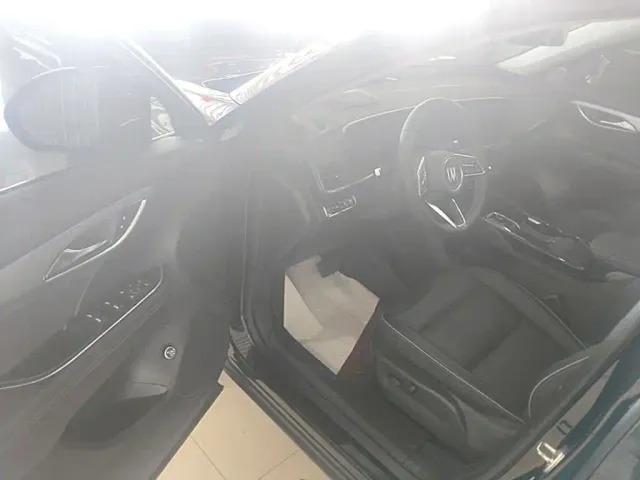 Buick Envision Plus — Фото автомобиля 15