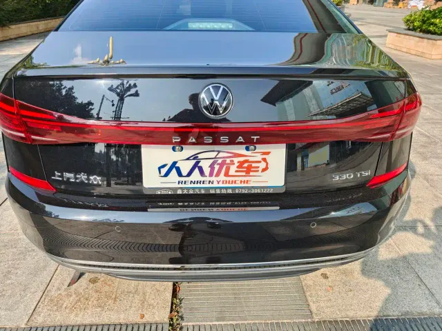 Volkswagen Passat — Фото автомобиля 10