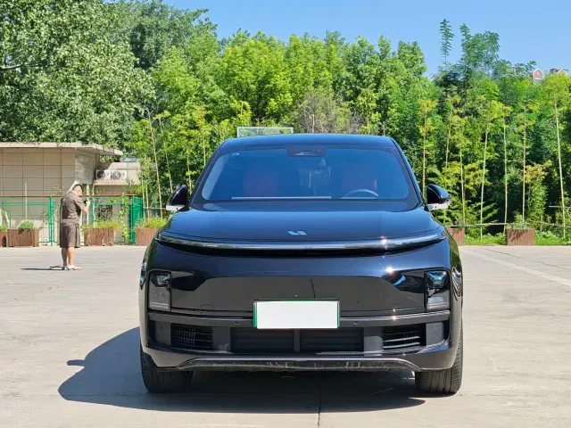 Li Auto L8 — Фото автомобиля 2