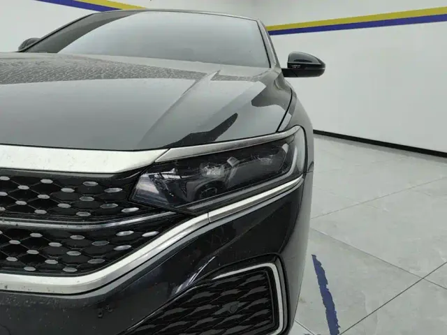Volkswagen Passat — Фото автомобиля 5