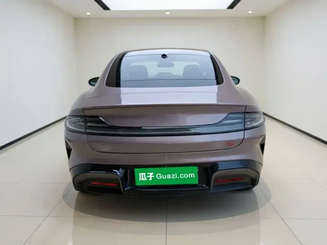 Xiaomi SU7 — Фото автомобиля 3