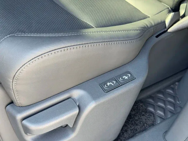 Toyota Sienna — Фото автомобиля 10