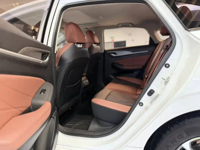 Changan Eado — Фото автомобиля 11