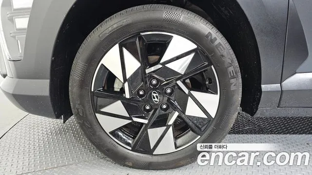 Hyundai Kona Kona (SX2) Бензин 1.6 Turbo 4WD — Фото автомобиля 5