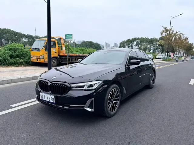 BMW 5 Series — Фото автомобиля 2