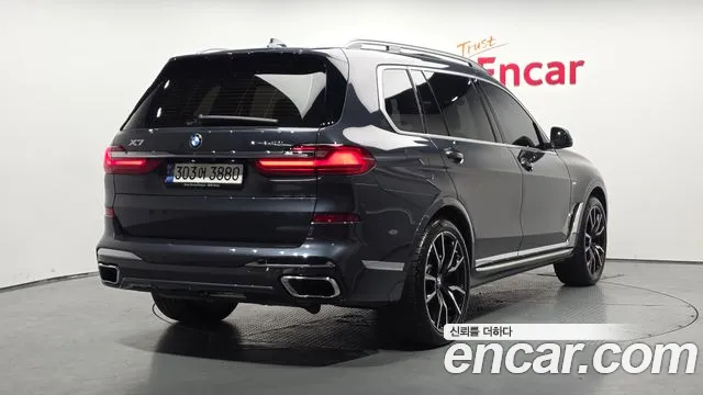 BMW X7 — Фото автомобиля 2
