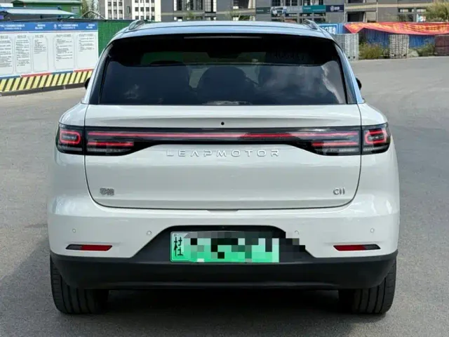 Leapmotor C11 — Фото автомобиля 8