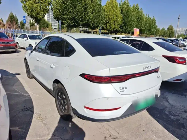 BYD Qin PLUS — Фото автомобиля 4