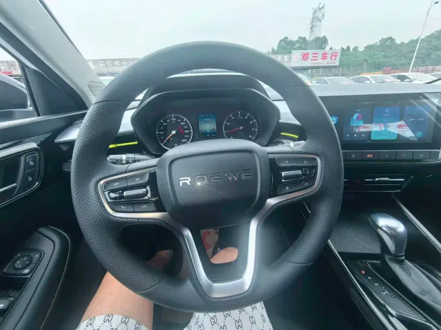 Roewe i5 — Фото автомобиля 12