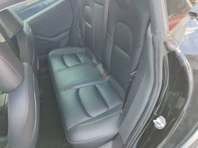 Tesla Model 3 — Фото автомобиля 16