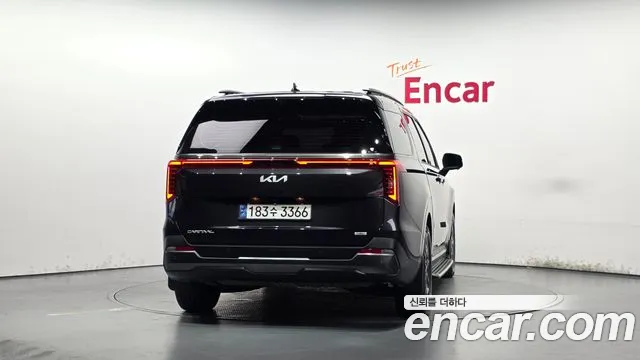 Kia Carnival Generation 4 — Фото автомобиля 4