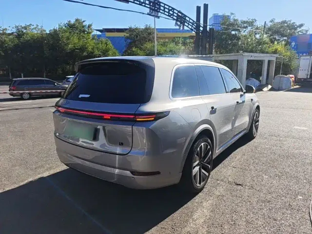 Li Auto L9 — Фото автомобиля 6