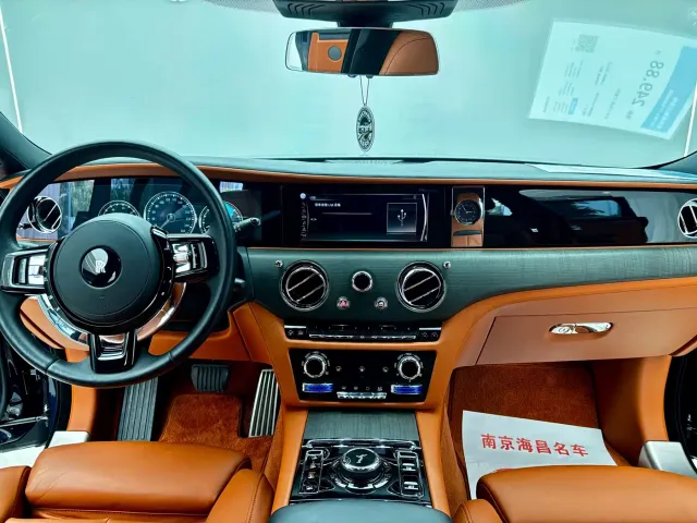 Rolls-Royce Ghost — Фото автомобиля 10