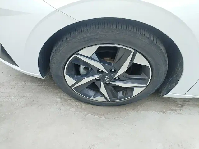 Hyundai Elantra — Фото автомобиля 22