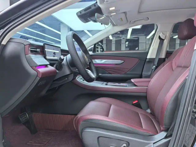 Hongqi H5 — Фото автомобиля 4