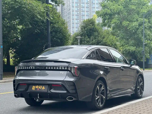 Lynk & Co 03 — Фото автомобиля 20