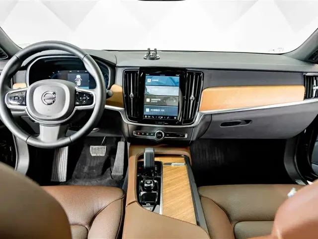 Volvo S90 — Фото автомобиля 12