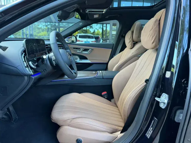 Mercedes-Benz E-Class — Фото автомобиля 9