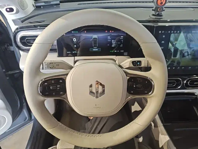 Leapmotor C11 — Фото автомобиля 10