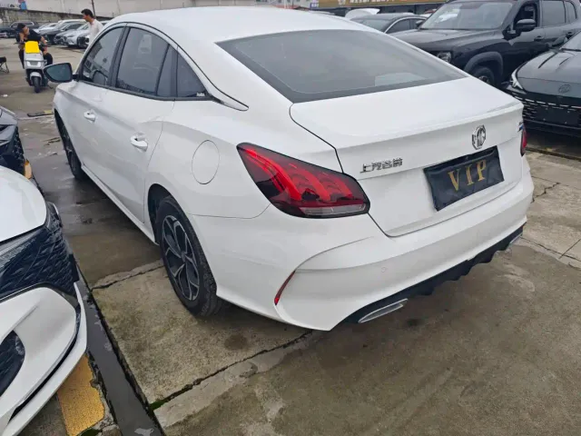 MG MG5 2023 180DVVT CVT Flagship Edition — Фото автомобиля 14