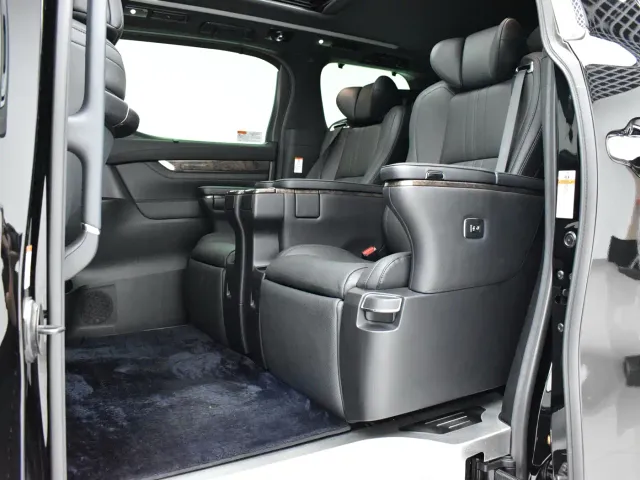 Toyota Vellfire — Фото автомобиля 18