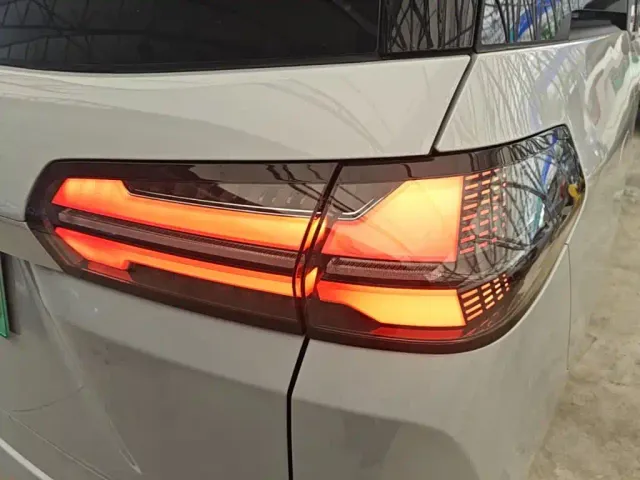 Wuling Starlight 730 — Фото автомобиля 7
