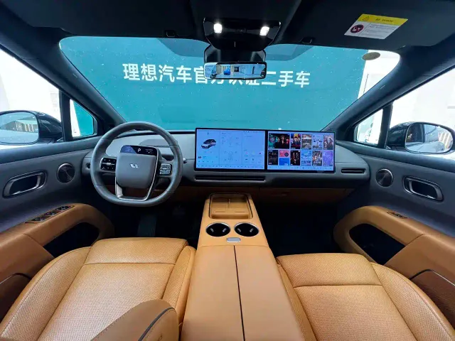 Li Auto i8 — Фото автомобиля 12