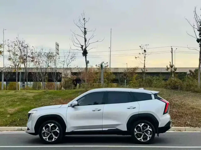 Geely Boyue L — Фото автомобиля 3