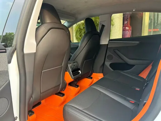 Tesla Model Y — Фото автомобиля 5