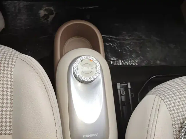 Wuling Hongguang Mini EV — Фото автомобиля 13
