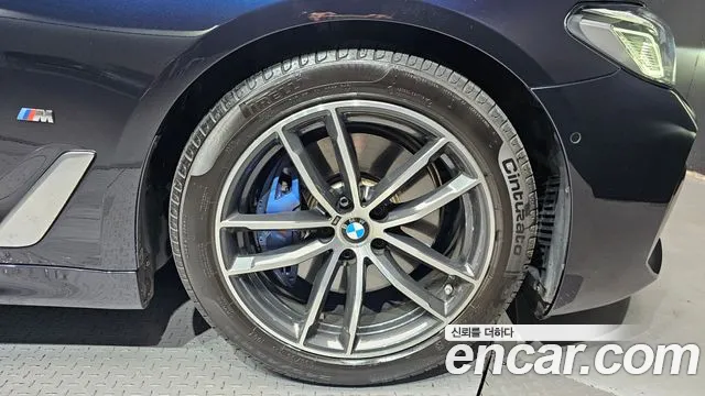 BMW 5 Series G30 — Фото автомобиля 21
