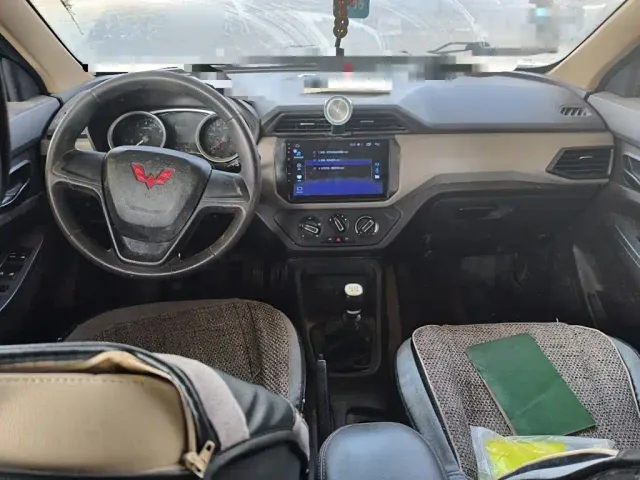 Wuling Hongguang — Фото автомобиля 5
