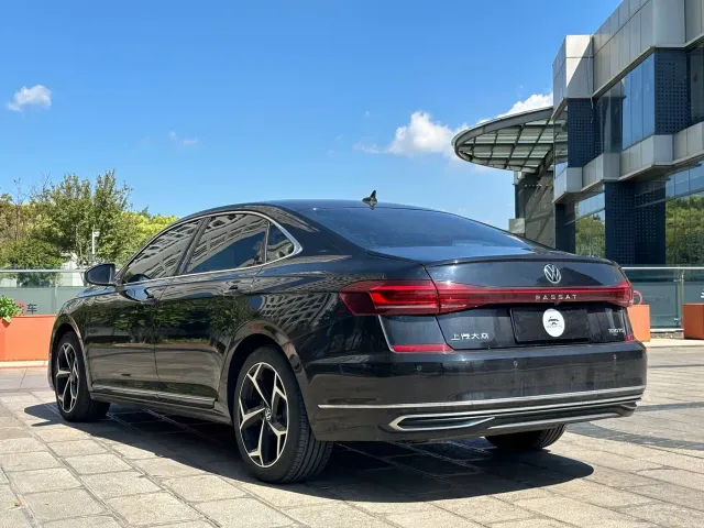 Volkswagen Passat — Фото автомобиля 6